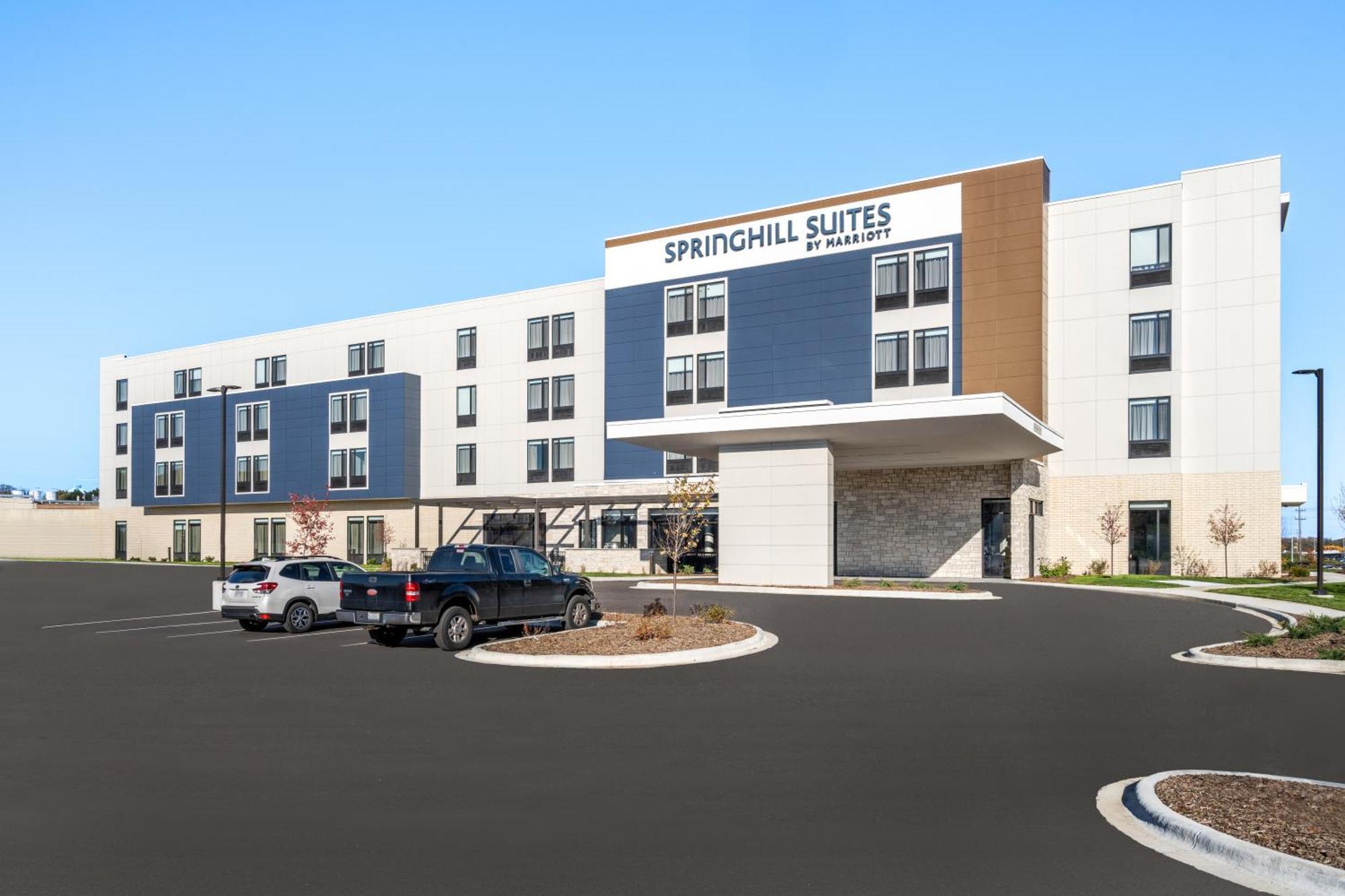 Springhill Suites By Marriott Menomonee Falls Экстерьер фото