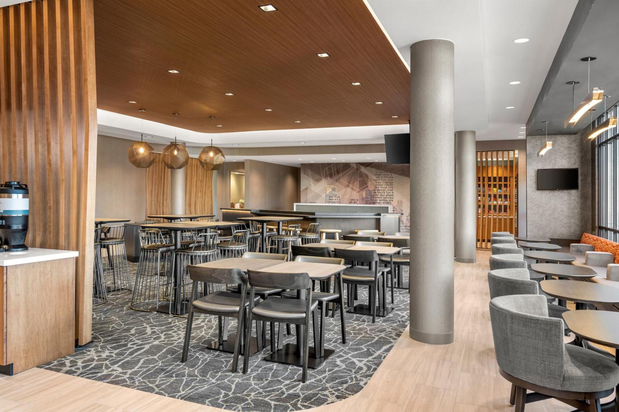 Springhill Suites By Marriott Menomonee Falls Экстерьер фото